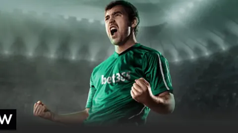 波兰新星屡败莱万抢断；莫德尔助力拓展人脉